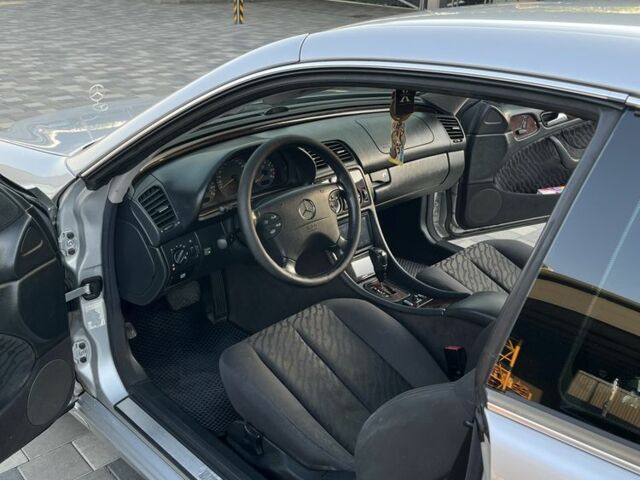 Серый Мерседес CLK-Class, объемом двигателя 2 л и пробегом 370 тыс. км за 4000 $, фото 13 на Automoto.ua