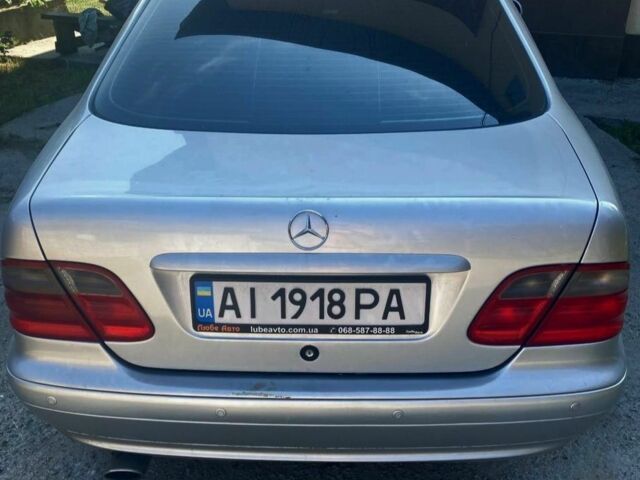Серый Мерседес CLK-Class, объемом двигателя 2 л и пробегом 400 тыс. км за 4200 $, фото 7 на Automoto.ua