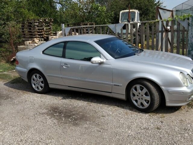 Серый Мерседес CLK-Class, объемом двигателя 2 л и пробегом 415 тыс. км за 3688 $, фото 7 на Automoto.ua