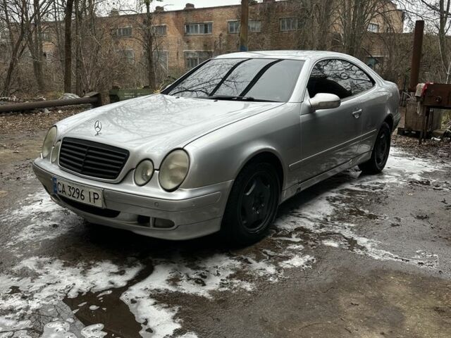 Сірий Мерседес CLK-Class, об'ємом двигуна 2 л та пробігом 330 тис. км за 4500 $, фото 3 на Automoto.ua