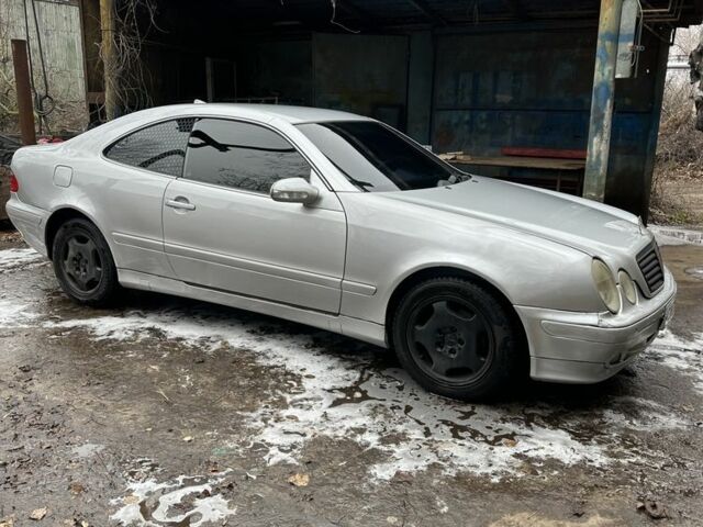 Сірий Мерседес CLK-Class, об'ємом двигуна 2 л та пробігом 330 тис. км за 4500 $, фото 12 на Automoto.ua