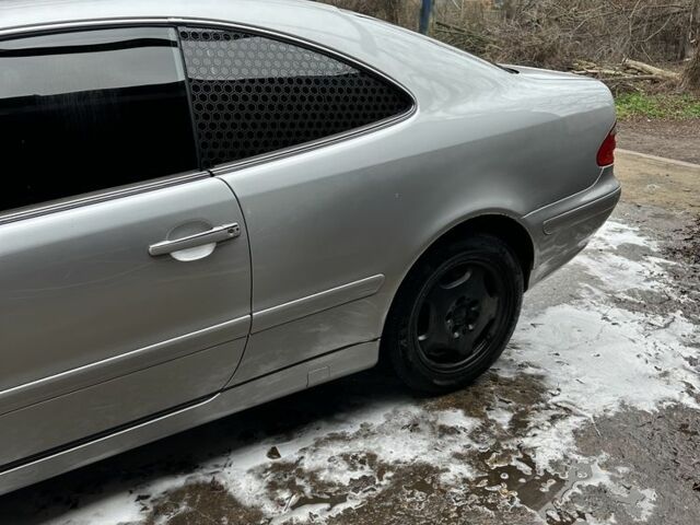 Сірий Мерседес CLK-Class, об'ємом двигуна 2 л та пробігом 330 тис. км за 4500 $, фото 9 на Automoto.ua