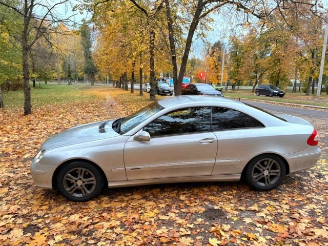 Серый Мерседес CLK-Class, объемом двигателя 3.2 л и пробегом 294 тыс. км за 7800 $, фото 7 на Automoto.ua