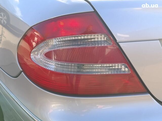 Сірий Мерседес CLK-Class, об'ємом двигуна 3.2 л та пробігом 294 тис. км за 8290 $, фото 11 на Automoto.ua