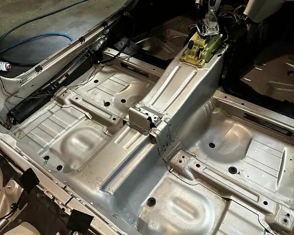 Сірий Мерседес CLK-Class, об'ємом двигуна 1.8 л та пробігом 245 тис. км за 6300 $, фото 16 на Automoto.ua