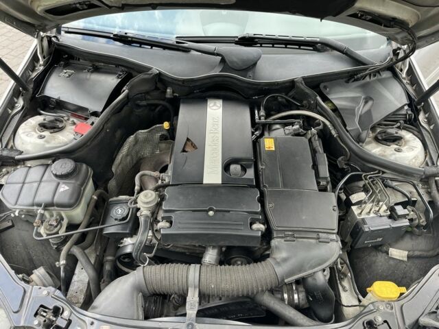 Сірий Мерседес CLK-Class, об'ємом двигуна 1.8 л та пробігом 245 тис. км за 6300 $, фото 12 на Automoto.ua