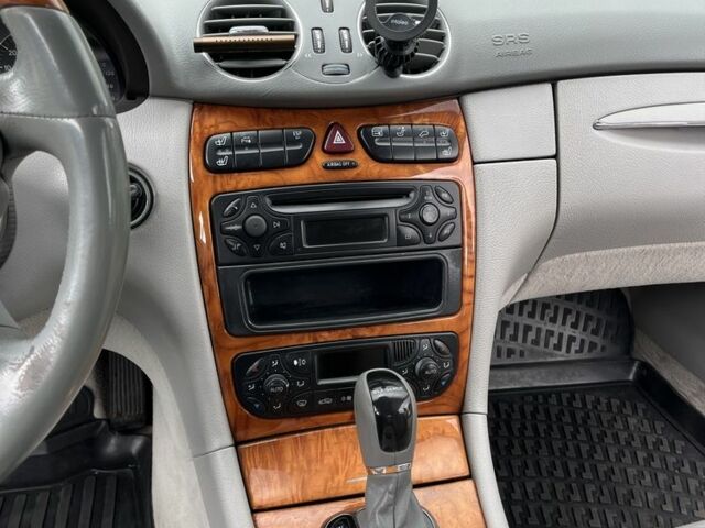 Сірий Мерседес CLK-Class, об'ємом двигуна 1.8 л та пробігом 245 тис. км за 6300 $, фото 8 на Automoto.ua