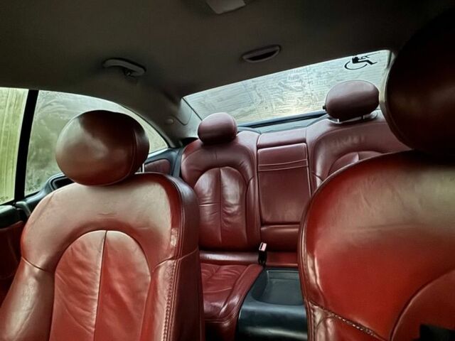 Серый Мерседес CLK-Class, объемом двигателя 2.7 л и пробегом 364 тыс. км за 2000 $, фото 6 на Automoto.ua