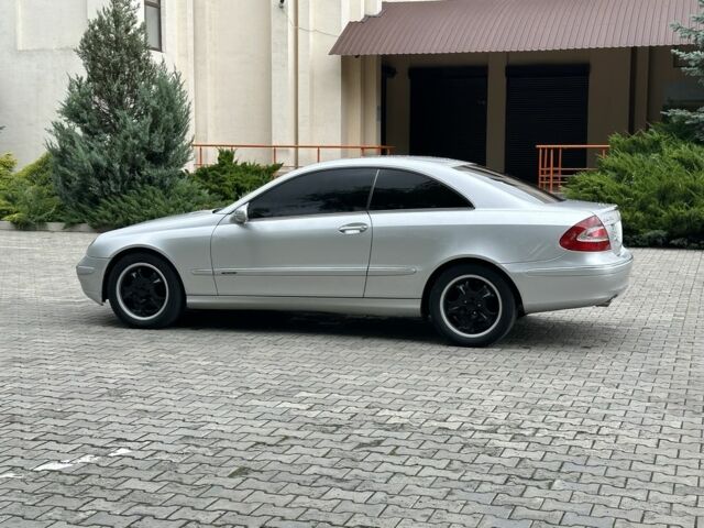 Серый Мерседес CLK-Class, объемом двигателя 1.8 л и пробегом 270 тыс. км за 5400 $, фото 6 на Automoto.ua