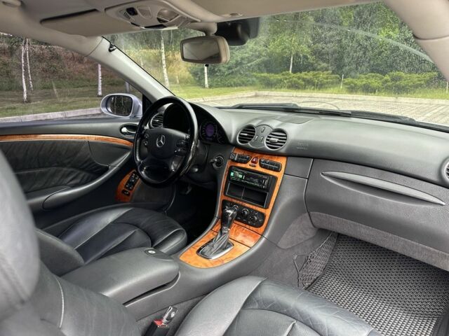 Серый Мерседес CLK-Class, объемом двигателя 1.8 л и пробегом 270 тыс. км за 5400 $, фото 14 на Automoto.ua