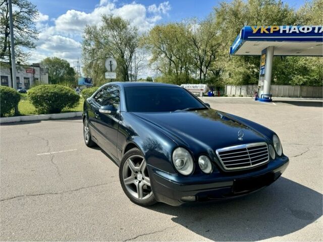 Синий Мерседес CLK-Class, объемом двигателя 3.2 л и пробегом 280 тыс. км за 6999 $, фото 4 на Automoto.ua