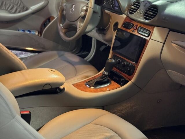 Синий Мерседес CLK-Class, объемом двигателя 2.6 л и пробегом 376 тыс. км за 7999 $, фото 11 на Automoto.ua