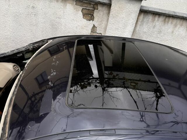 Синий Мерседес CLK-Class, объемом двигателя 3.2 л и пробегом 224 тыс. км за 2800 $, фото 7 на Automoto.ua