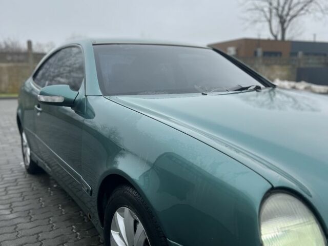 Зелений Мерседес CLK-Class, об'ємом двигуна 2 л та пробігом 300 тис. км за 2850 $, фото 4 на Automoto.ua