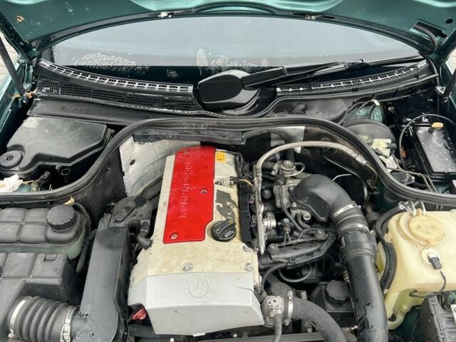 Зелений Мерседес CLK-Class, об'ємом двигуна 2 л та пробігом 300 тис. км за 2850 $, фото 7 на Automoto.ua