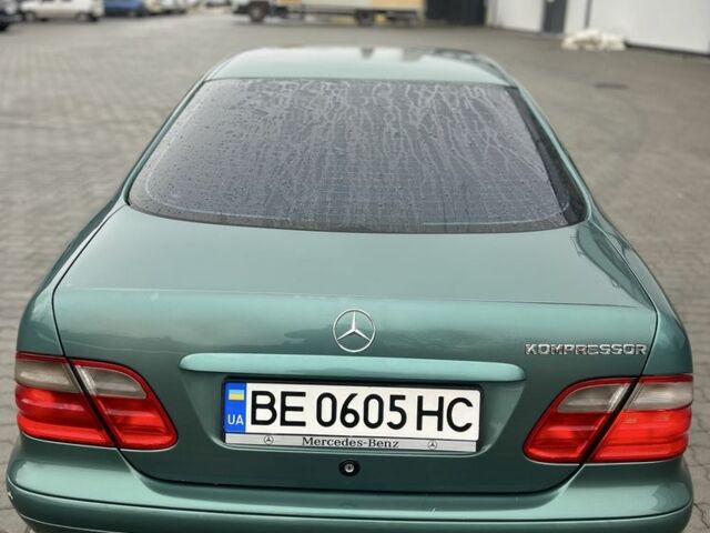 Зелений Мерседес CLK-Class, об'ємом двигуна 2 л та пробігом 300 тис. км за 2850 $, фото 3 на Automoto.ua
