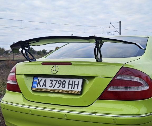 Зелений Мерседес CLK-Class, об'ємом двигуна 3.2 л та пробігом 306 тис. км за 6700 $, фото 7 на Automoto.ua
