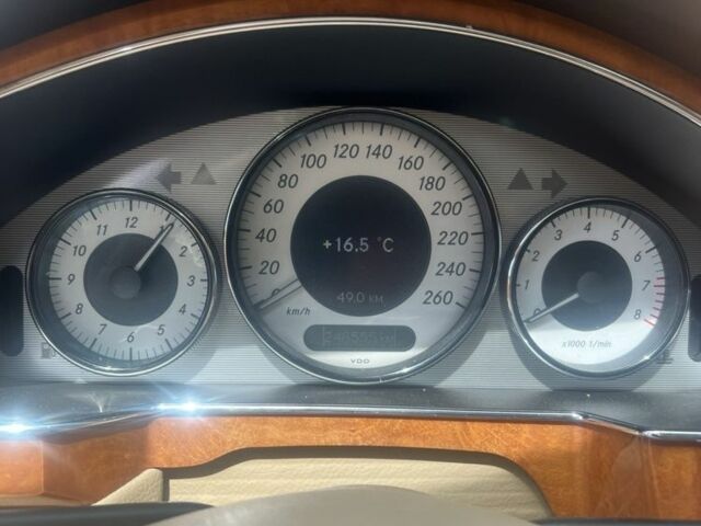 Білий Мерседес CLS серия, об'ємом двигуна 3.5 л та пробігом 248 тис. км за 8500 $, фото 1 на Automoto.ua