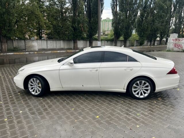 Білий Мерседес CLS серия, об'ємом двигуна 3.5 л та пробігом 248 тис. км за 8500 $, фото 7 на Automoto.ua