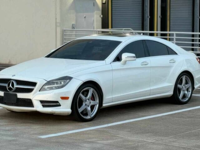 Белый Мерседес CLS серия, объемом двигателя 4.7 л и пробегом 90 тыс. км за 4100 $, фото 2 на Automoto.ua