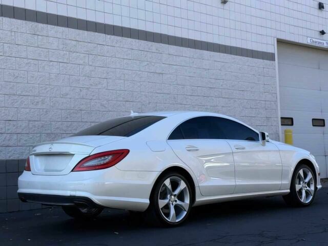 Білий Мерседес CLS серия, об'ємом двигуна 4.7 л та пробігом 80 тис. км за 7700 $, фото 6 на Automoto.ua