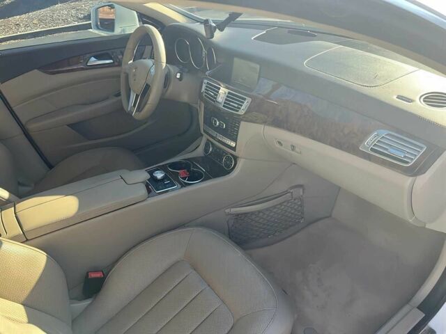 Белый Мерседес CLS серия, объемом двигателя 4.7 л и пробегом 87 тыс. км за 6700 $, фото 6 на Automoto.ua