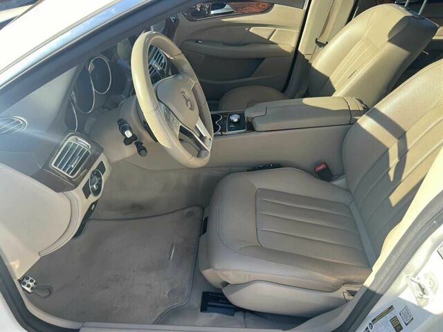 Белый Мерседес CLS серия, объемом двигателя 4.7 л и пробегом 87 тыс. км за 6700 $, фото 7 на Automoto.ua
