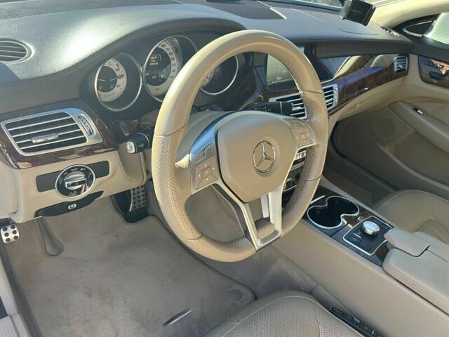 Белый Мерседес CLS серия, объемом двигателя 4.7 л и пробегом 87 тыс. км за 6700 $, фото 8 на Automoto.ua