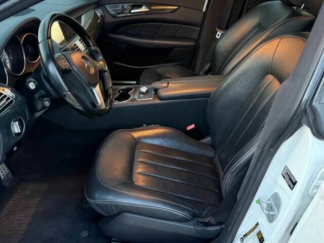 Белый Мерседес CLS серия, объемом двигателя 4.7 л и пробегом 90 тыс. км за 4100 $, фото 8 на Automoto.ua