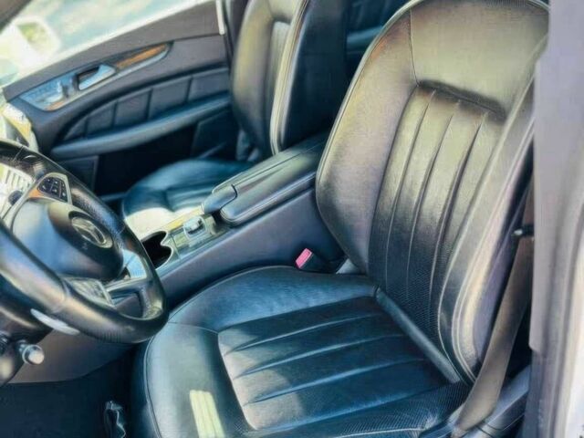 Белый Мерседес CLS серия, объемом двигателя 3 л и пробегом 78 тыс. км за 6500 $, фото 9 на Automoto.ua