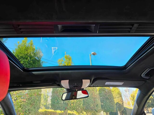 Белый Мерседес CLS серия, объемом двигателя 4.7 л и пробегом 76 тыс. км за 7000 $, фото 12 на Automoto.ua