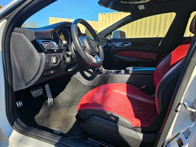 Белый Мерседес CLS серия, объемом двигателя 4.7 л и пробегом 74 тыс. км за 20000 $, фото 8 на Automoto.ua