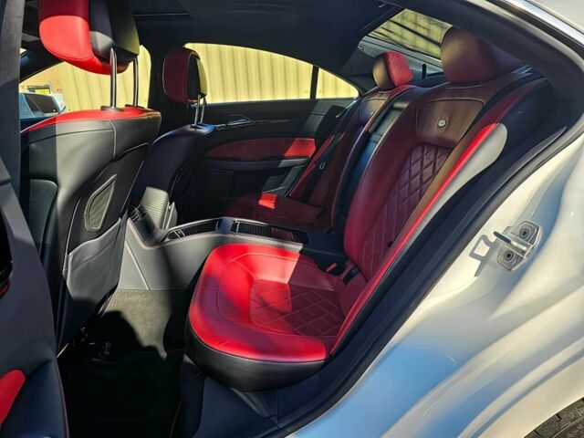 Белый Мерседес CLS серия, объемом двигателя 4.7 л и пробегом 74 тыс. км за 20000 $, фото 12 на Automoto.ua