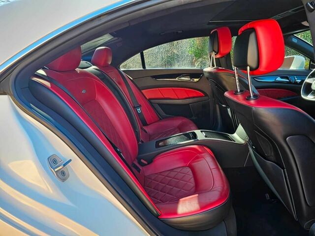 Белый Мерседес CLS серия, объемом двигателя 4.7 л и пробегом 76 тыс. км за 7000 $, фото 15 на Automoto.ua