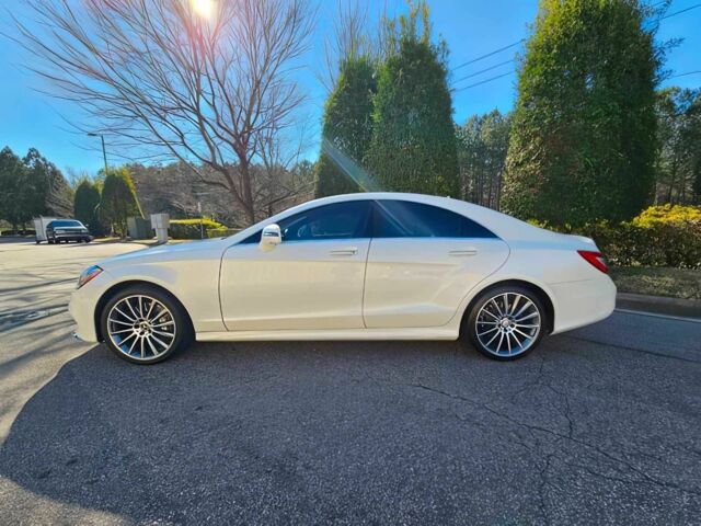 Белый Мерседес CLS серия, объемом двигателя 4.7 л и пробегом 76 тыс. км за 7000 $, фото 2 на Automoto.ua