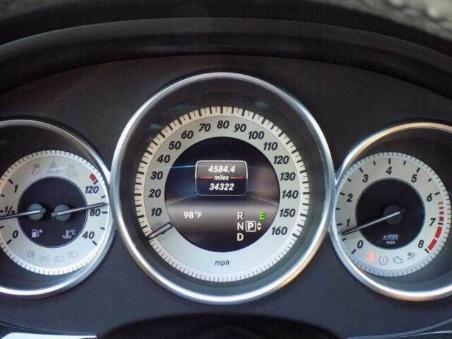 Белый Мерседес CLS серия, объемом двигателя 3 л и пробегом 44 тыс. км за 8300 $, фото 13 на Automoto.ua