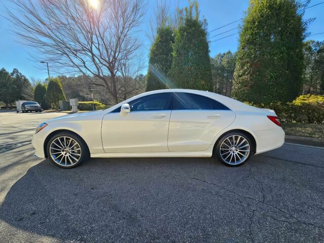 Белый Мерседес CLS серия, объемом двигателя 4.7 л и пробегом 74 тыс. км за 20000 $, фото 3 на Automoto.ua