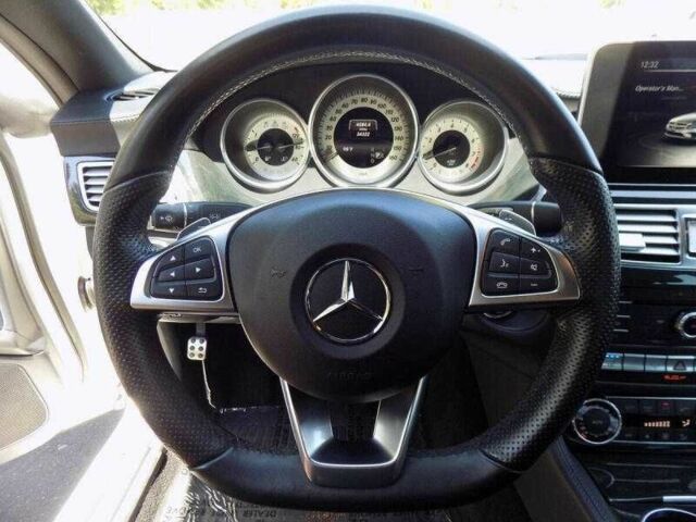 Белый Мерседес CLS серия, объемом двигателя 3 л и пробегом 44 тыс. км за 8300 $, фото 12 на Automoto.ua