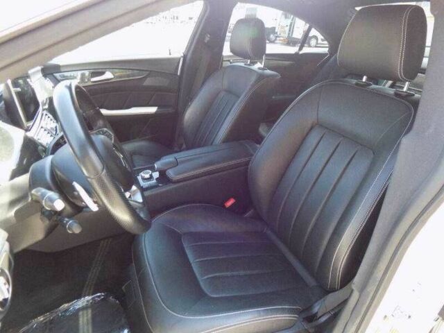 Белый Мерседес CLS серия, объемом двигателя 3 л и пробегом 44 тыс. км за 8300 $, фото 10 на Automoto.ua