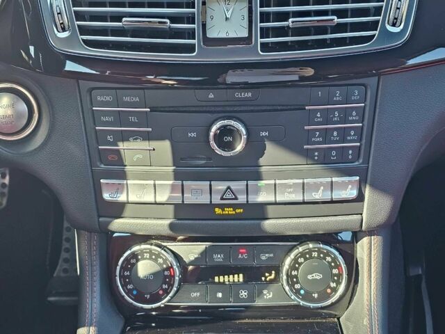 Білий Мерседес CLS серия, об'ємом двигуна 4.7 л та пробігом 80 тис. км за 12500 $, фото 13 на Automoto.ua