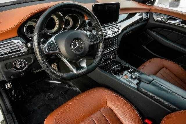 Белый Мерседес CLS серия, объемом двигателя 4.7 л и пробегом 99 тыс. км за 11000 $, фото 9 на Automoto.ua