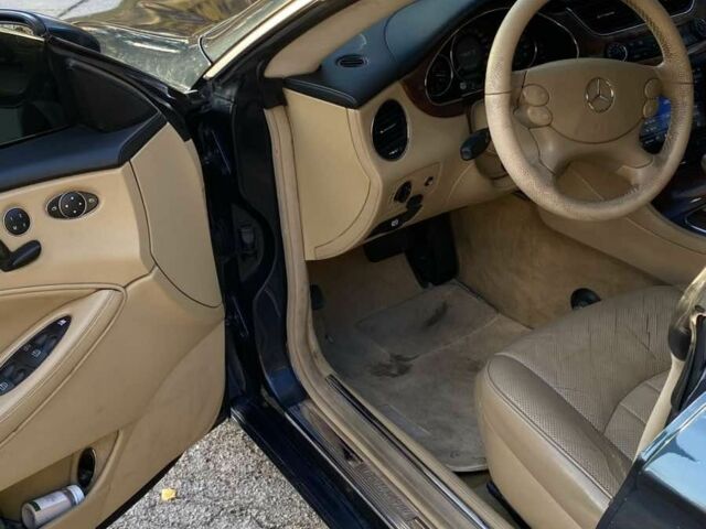 Черный Мерседес CLS серия, объемом двигателя 3.5 л и пробегом 375 тыс. км за 5700 $, фото 11 на Automoto.ua