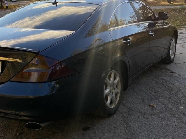 Черный Мерседес CLS серия, объемом двигателя 3.5 л и пробегом 375 тыс. км за 5700 $, фото 4 на Automoto.ua