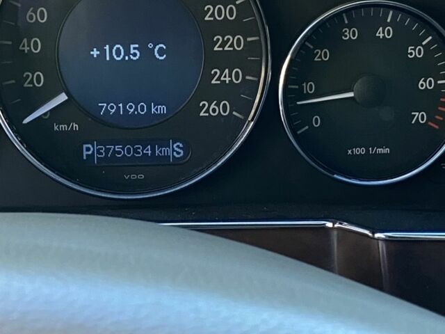 Черный Мерседес CLS серия, объемом двигателя 3.5 л и пробегом 375 тыс. км за 5700 $, фото 17 на Automoto.ua