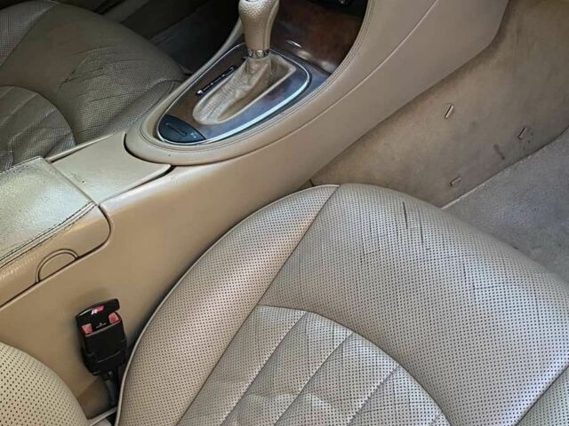 Черный Мерседес CLS серия, объемом двигателя 3.5 л и пробегом 375 тыс. км за 5700 $, фото 15 на Automoto.ua