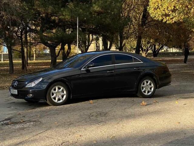 Черный Мерседес CLS серия, объемом двигателя 3.5 л и пробегом 375 тыс. км за 5700 $, фото 6 на Automoto.ua