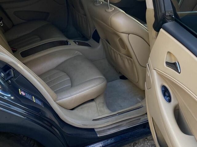 Черный Мерседес CLS серия, объемом двигателя 3.5 л и пробегом 375 тыс. км за 5700 $, фото 13 на Automoto.ua