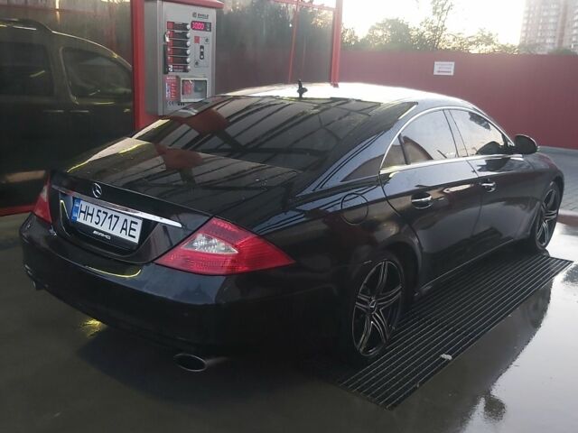Черный Мерседес CLS серия, объемом двигателя 3 л и пробегом 300 тыс. км за 11500 $, фото 3 на Automoto.ua