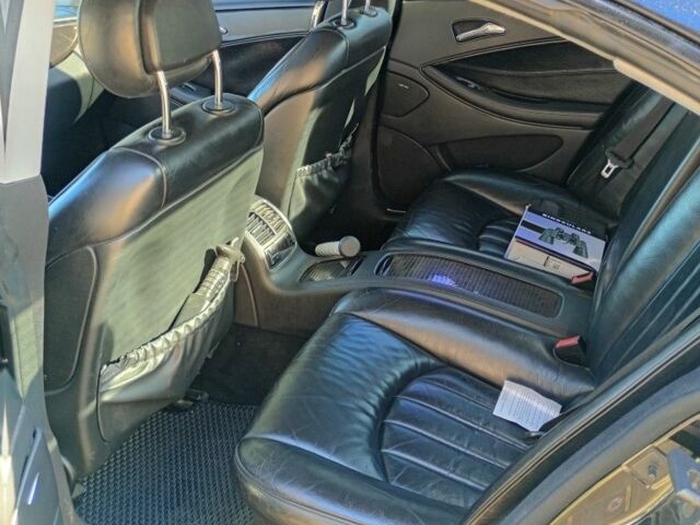 Черный Мерседес CLS серия, объемом двигателя 3.5 л и пробегом 270 тыс. км за 10000 $, фото 8 на Automoto.ua