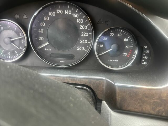 Чорний Мерседес CLS серия, об'ємом двигуна 3.5 л та пробігом 365 тис. км за 8850 $, фото 6 на Automoto.ua